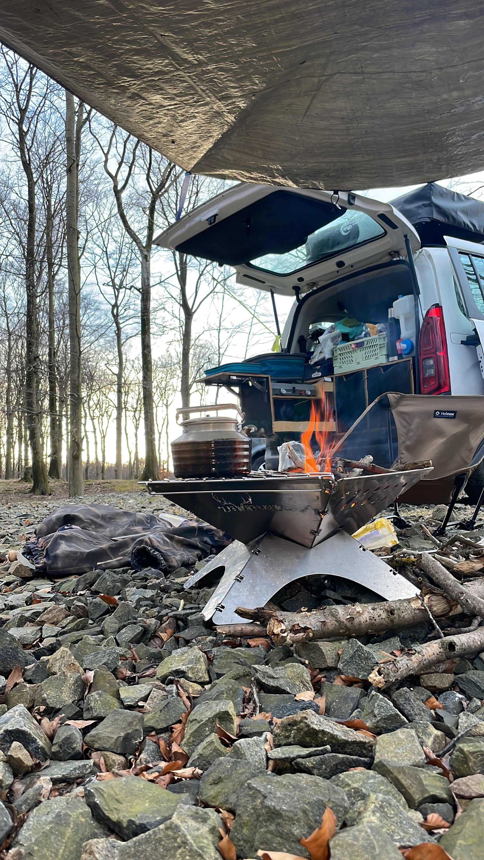 Foldbart Bålfad fra Winnerwell - Kompakt og transportabelt bålsted. Perfekt til tagtelt, minicamper, carcamping, campervan eller anden outdoor aktivitet.