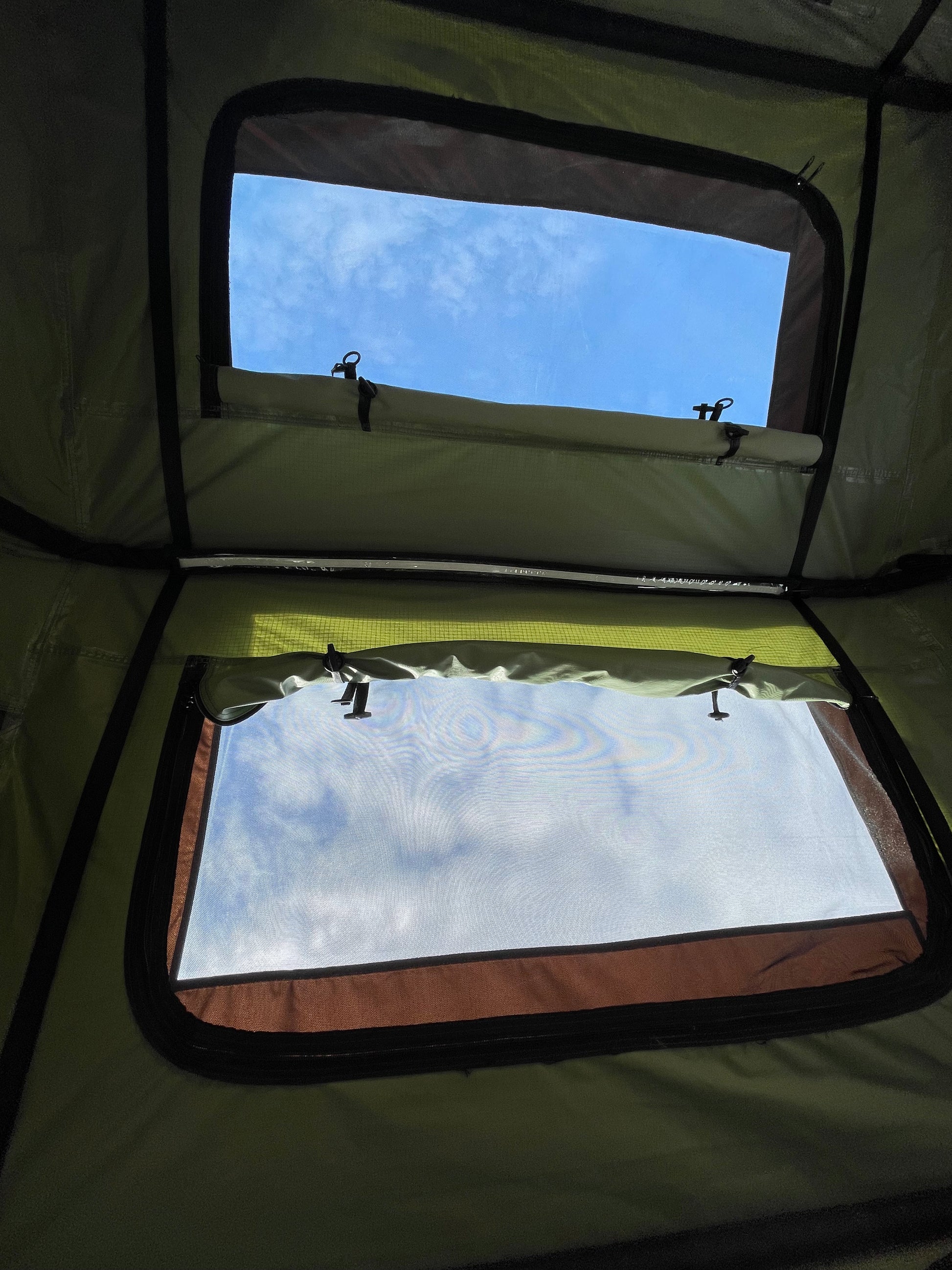 Ovenlys vinduer i tagtelt. Lohals Tagtelt fra LangelandCampers - Gratis levering - Kvalitets tagtelt - Tagtelt forhandler i Danmark.