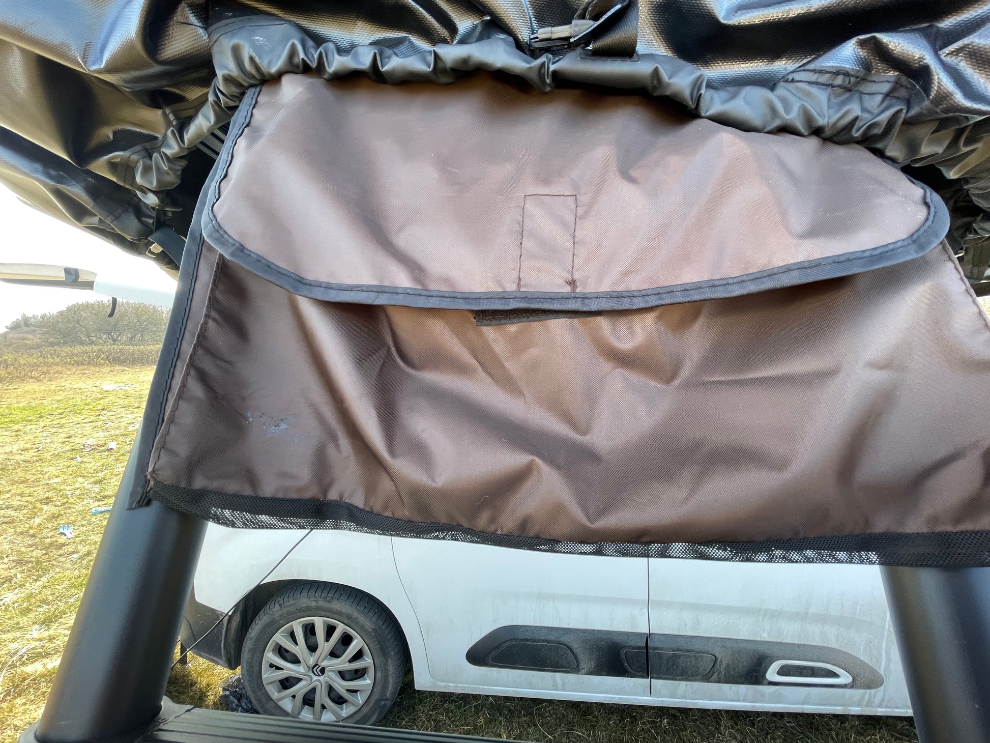 Sko opbevaring i tagtelt. skopose ti tagtelt. Lohals Tagtelt fra LangelandCampers - Gratis levering - Kvalitets tagtelt - Tagtelt forhandler i Danmark.