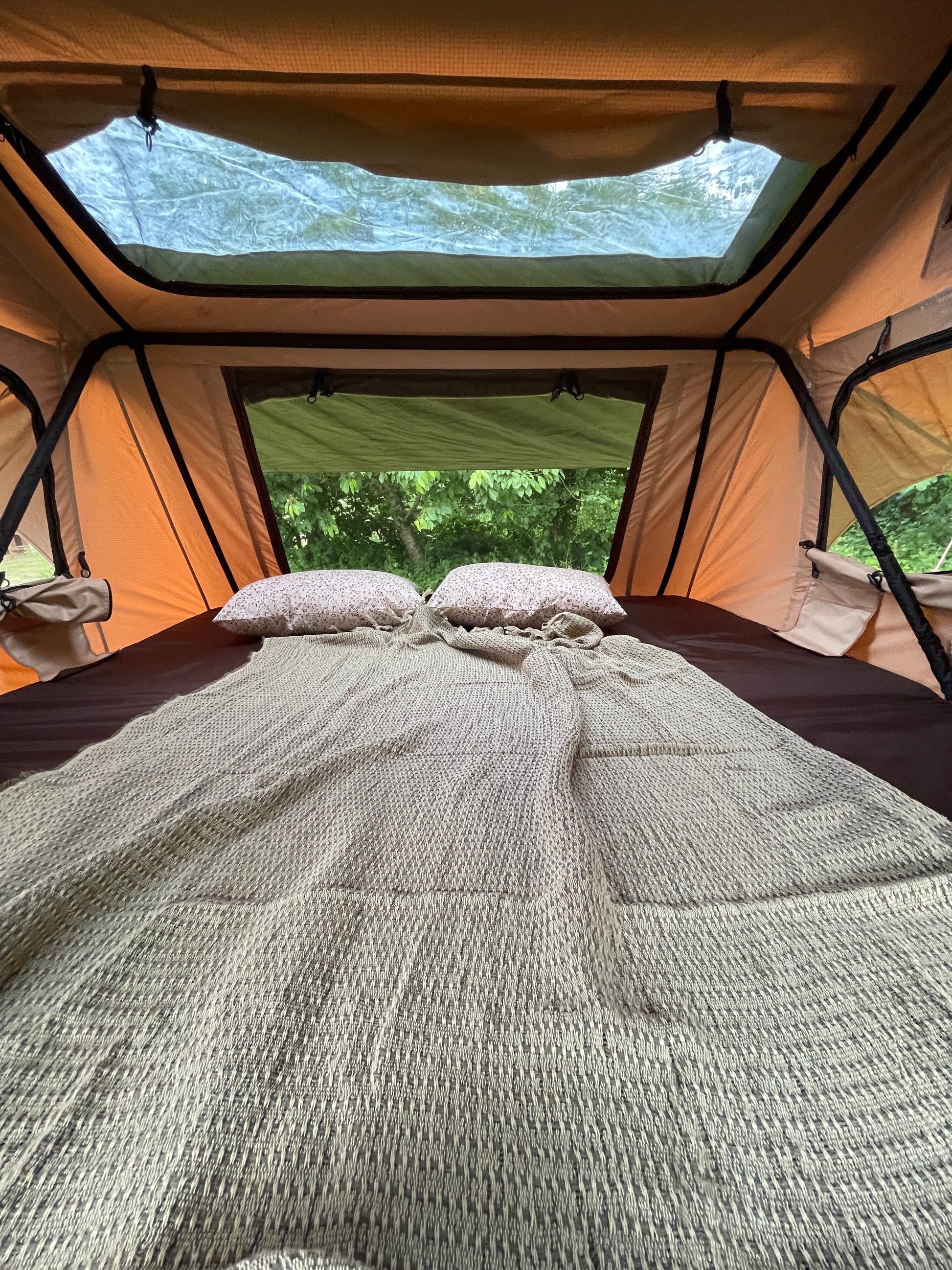 Stort familie tagtelt set inde fra plads til 4 personer - Billigt - let vægt. Fri fragt!