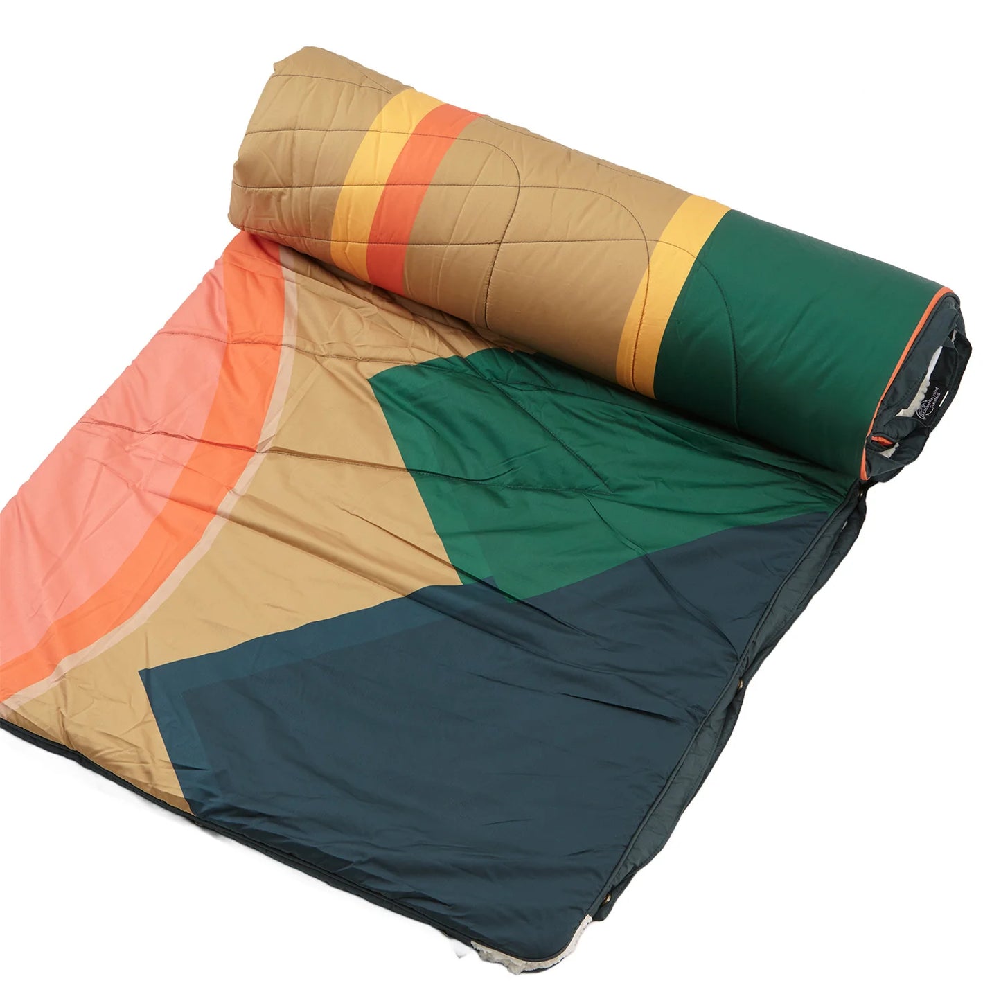 4-i-1 - Pude, Tæppe, Kappe, Sovepose  Et multifunktionelt vidunder, som bør være en fast del af din oppakning. VOITED x VICKYWOOD CLOUDTOUCH® er ikke kun et tæppe – det fungerer også som pude, kappe og sovepose i ét. Med de praktiske trykknapper kan tæppet nemt udvides og omdannes til en hyggelig sovepose til to personer. Når du ikke bruger det, kan det hurtigt foldes sammen til en blød pude.