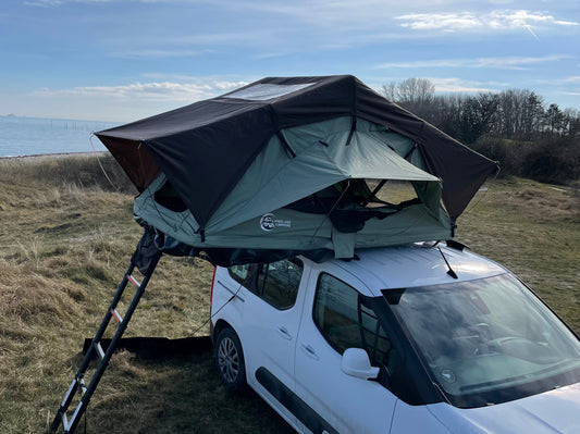 Kan jeg få et tagtelt på min bil? alt du skal vide inden du montere et tagtelt på din bil. Nyd friheden og tag på eventyr med et tagtelt fra LangelandCampers