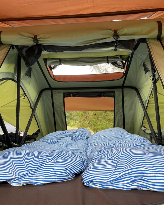 Opleve komforten i et tagtelt fra LangelandCampers. Læs mere om hvordan du bedst vedligeholder dit tagtelt. Omdan din bil til en minicamper.